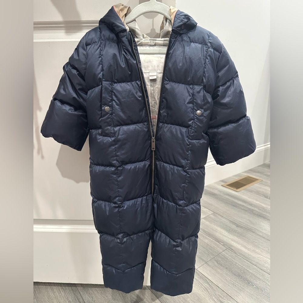 Burberry toddler puffer suit (navy blue)